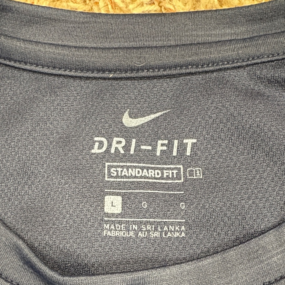 Nike Men's Dark Blue and Lime Graphic Tee - Picture 3 of 4